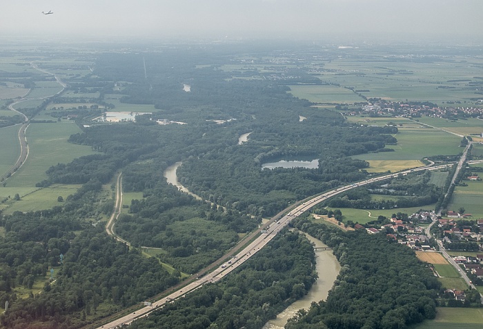 Bayern - Landkreis Freising: Isarauen und Isar Achering Bundesautobahn A 9 Bundesautobahn A 92 Mintraching Luftbild aerial photo