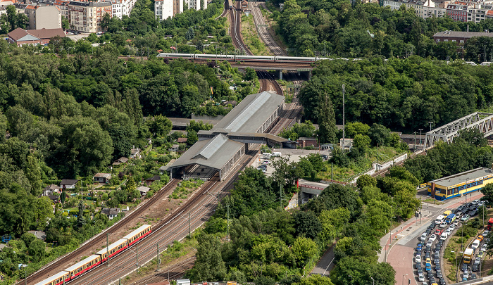 Blick vom Funkturm: Berliner Ringbahn und S-Bahnhof Westkreuz Berlin