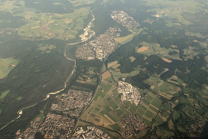 Bayern - Landkreis Bad Tölz-Wolfratshausen: Wolfratshausen (unten) und Geretsried Pupplinger Au Luftbild aerial photo