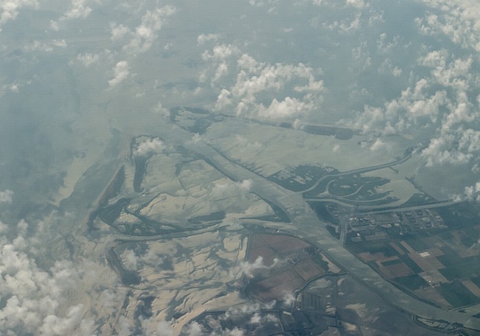 Venetien - Provincia di Rovigo: Parco regionale del Delta del Po, Adriatisches Meer (Mittelmeer) Luftbild aerial photo