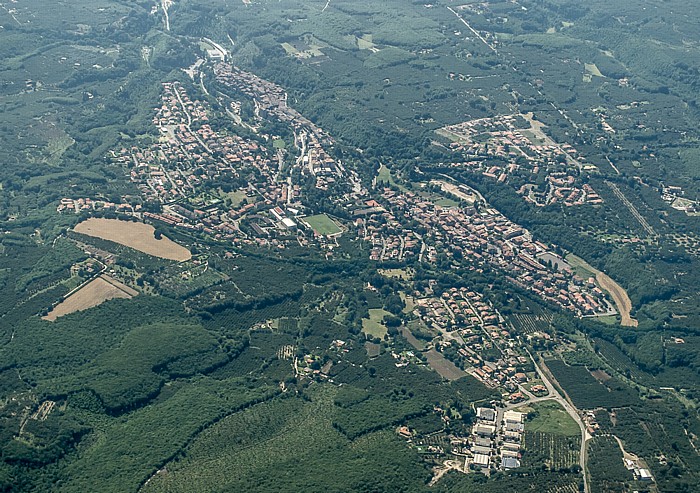 Latium - Provincia di Viterbo: Capranica Luftbild aerial photo