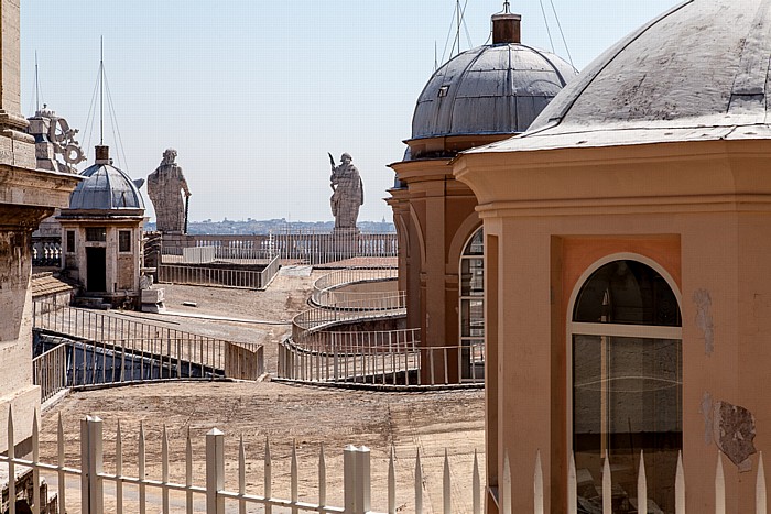 Vatikan Petersdom: Dach des Längshauses