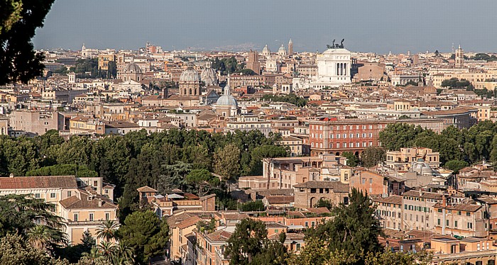 Trastevere: Blick vom Gianicolo auf das Centro Storico mit dem Monumento a Vittorio Emanuele II Rom