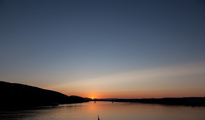 Sonnenaufgang über der Donau Pöchlarn
