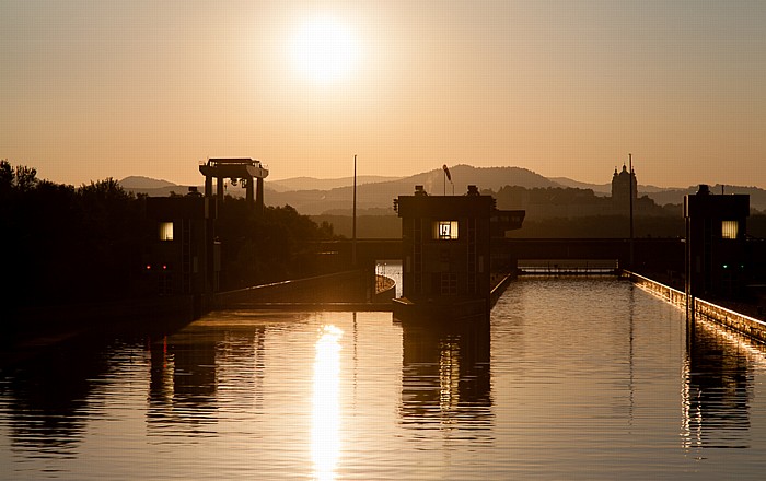 Donau, Schleuse und Kraftwerk Melk Stift Melk