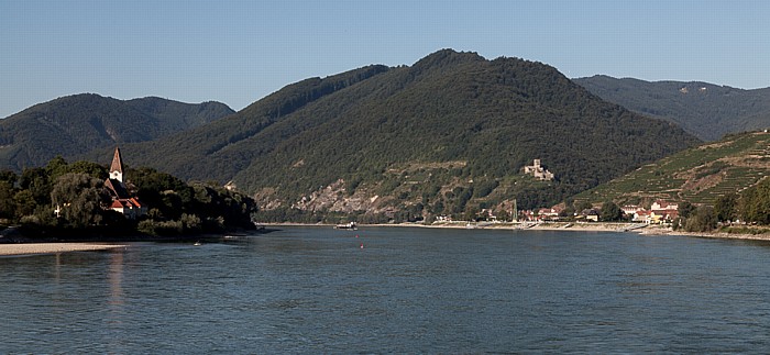 Wachau (v.l.): Mitterarnsdorf, Donau, Spitz mit der Ruine Hinterhaus Spitz