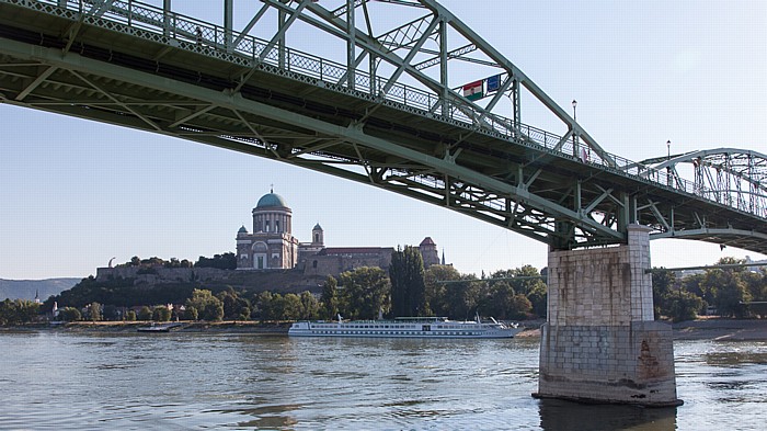 Donau, Maria-Valeria-Brücke (Most Márie Valérie, Mária Valéria híd) Stúrovo - Esztergom Sankt-Adalbert-Kathedrale