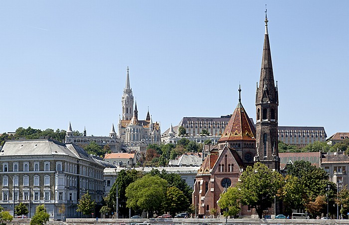 Budapest Buda: Kalvinistenkirche (Református templom) Burgberg Fischerbastei Hilton Budapest Hotel Matthiaskirche