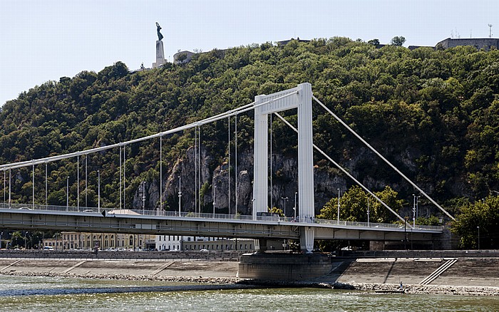 Budapest Donau, Elisabethbrücke (Erzsébet híd), Gellértberg (Gellért-hegy) Freiheitsstatue