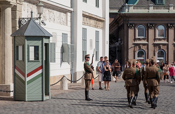 Burgberg: Sándor-Palast (Sándor-palota, Sitz des Staatspräsidenten) Budapest