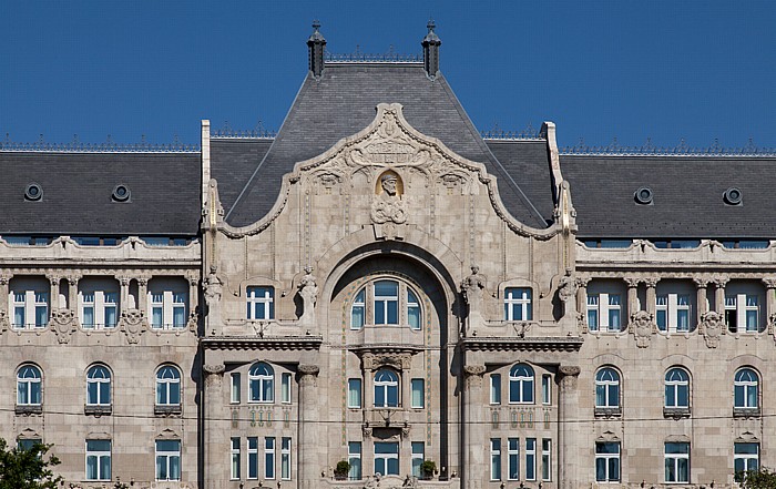 Budapest Pest: István-Széchenyi-Platz (Széchenyi István tér, Roosevelt tér) - Gresham-Palast (Gresham-palota)