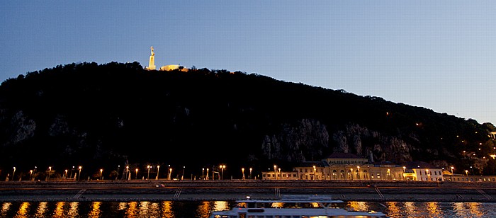 Buda: Gellértberg (Gellért-hegy) mit der Freiheitsstatue (Szabadság-szobor). Budapest