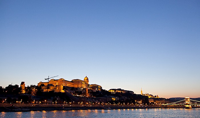 Budapest Donau, Buda Burgberg Burgpalast Kettenbrücke Matthiaskirche