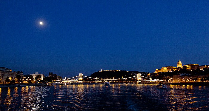 Budapest Donau, Kettenbrücke (Széchenyi Lánchíd)