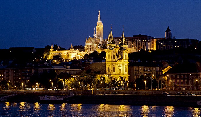 Budapest Donau, Buda Burgberg Fischerbastei Matthiaskirche St.-Anna-Kirche