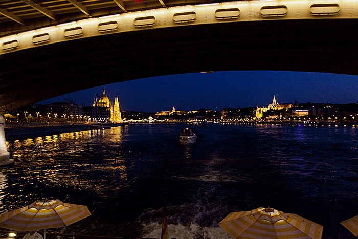 Budapest Pest, Donau, Buda Burgberg Burgpalast Kettenbrücke Margaretenbrücke Matthiaskirche Parlamentsgebäude St.-Anna-Kirche