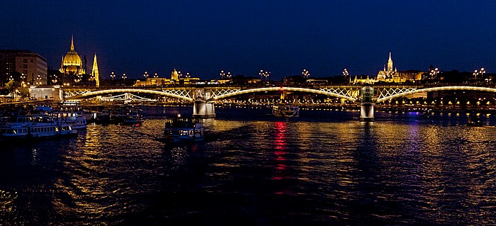 Budapest Donau, Margaretenbrücke (Margit hid) Burgberg Burgpalast Matthiaskirche Parlamentsgebäude