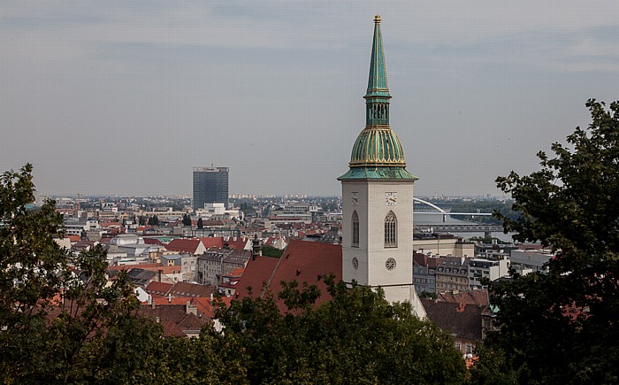 Blick von der Burg Bratislava (Bratislavsky hrad) Altstadt Martinsdom