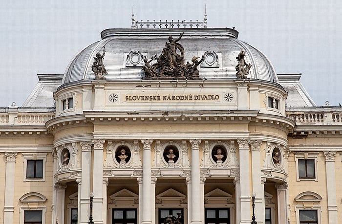 Altstadt (Staré Mesto): Slowakisches Nationaltheater (Slovenské národné divadlo) Bratislava
