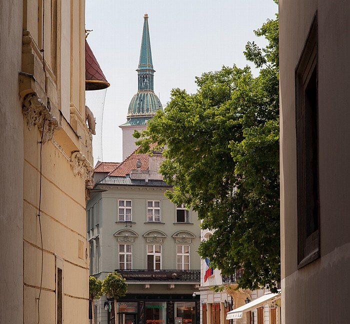 Bratislava Altstadt (Staré Mesto): Hauptplatz (Hlavné námestie) Martinsdom