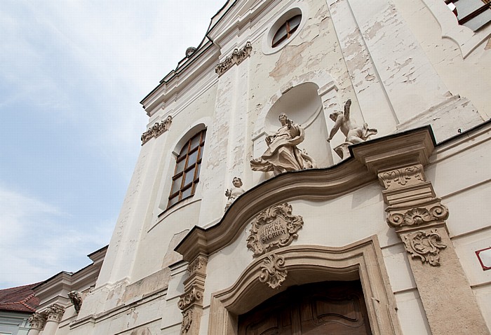 Altstadt (Staré Mesto): Franziskanerkirche (slowakisch Frantiskánsky kostol) Bratislava