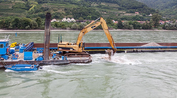 Wachau: Flussvertiefung in der Donau Schwallenbach