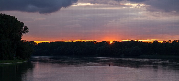 Sonnenuntergang über der Donau Mauthausen