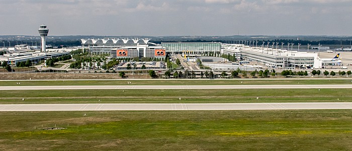München Flughafen Franz Josef Strauß: Terminal 1, Munich Airport Center (MAC), Terminal 2 Luftbild aerial photo