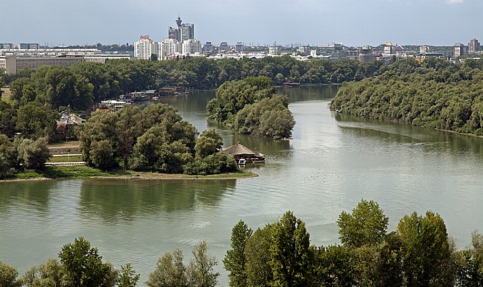 Festung von Belgrad: Blick vom Kalemegdan - Save, Novi Beograd, Donau, Große Kriegsinsel Genex-Turm Kleine Kriegsinsel Palast Serbiens