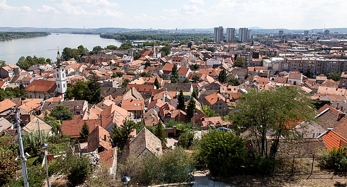 Belgrad Blick vom Kula Sibinjanin Janka (Gardos Turm): Zemun Donau Große Kriegsinsel Novi Beograd