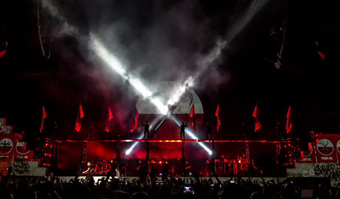 Kombank Arena (Belgrade Arena): Roger Waters - The Wall Live Belgrad In the Flesh?