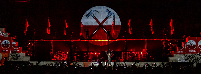 Kombank Arena (Belgrade Arena): Roger Waters - The Wall Live - In The Flesh?