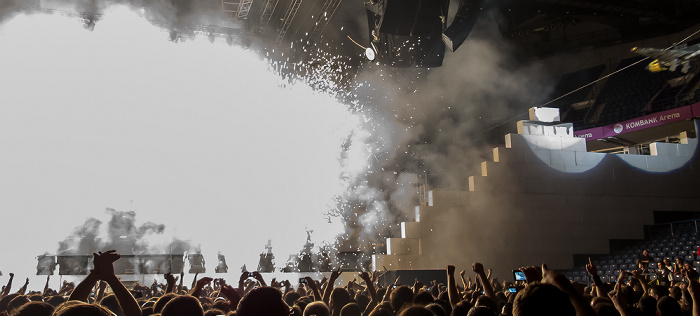 Kombank Arena (Belgrade Arena): Roger Waters - The Wall Live - In The Flesh?