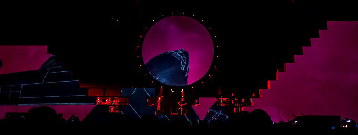 Kombank Arena (Belgrade Arena): Roger Waters - The Wall Live - Goodbye Blue Sky