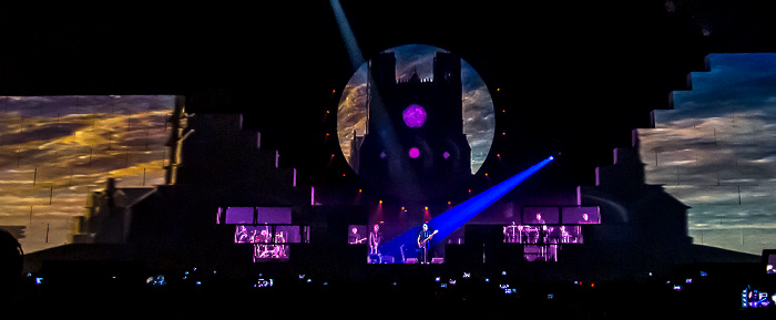 Kombank Arena (Belgrade Arena): Roger Waters - The Wall Live - Empty Spaces