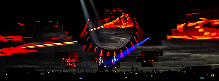 Kombank Arena (Belgrade Arena): Roger Waters - The Wall Live - What Shall We Do Now?
