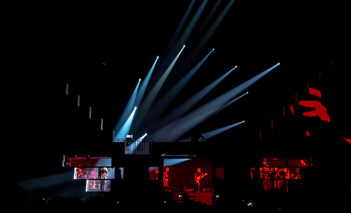 Kombank Arena (Belgrade Arena): Roger Waters - The Wall Live - Young Lust Belgrad