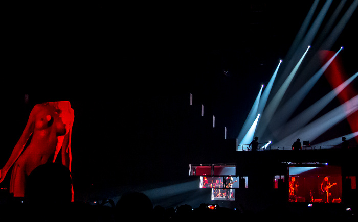Kombank Arena (Belgrade Arena): Roger Waters - The Wall Live Belgrad Young Lust