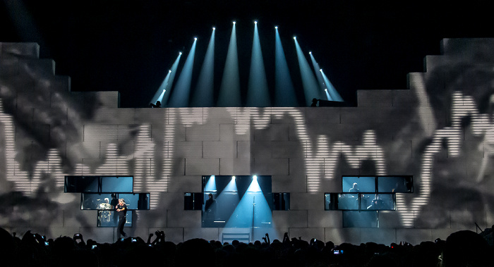 Kombank Arena (Belgrade Arena): Roger Waters - The Wall Live Belgrad One of My Turns