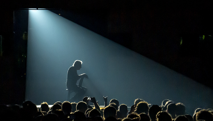 Kombank Arena (Belgrade Arena): Roger Waters - The Wall Live Belgrad Don't Leave Me Now