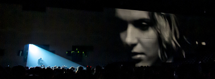 Kombank Arena (Belgrade Arena): Roger Waters - The Wall Live - Don’t Leave Me Now