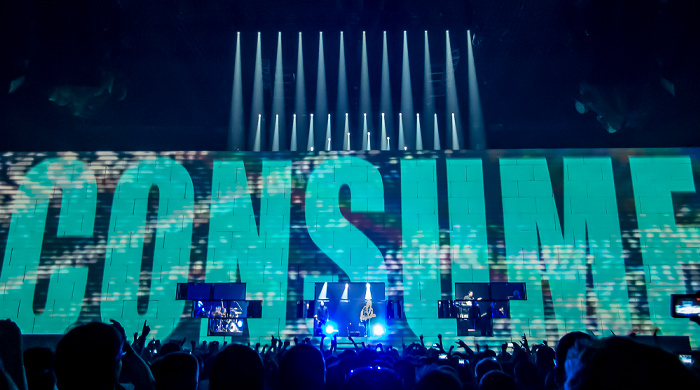 Kombank Arena (Belgrade Arena): Roger Waters - The Wall Live Belgrad Another Brick In The Wall Part 3
