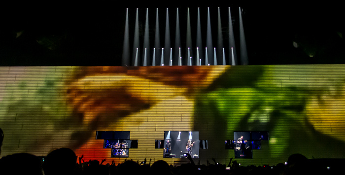 Kombank Arena (Belgrade Arena): Roger Waters - The Wall Live - Another Brick In The Wall Part 3
