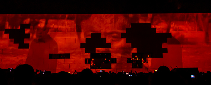 Kombank Arena (Belgrade Arena): Roger Waters - The Wall Live Belgrad The Last Few Bricks