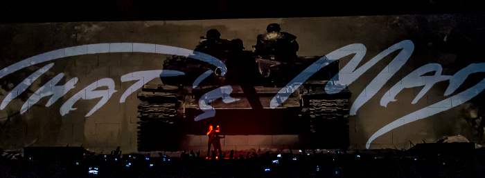 Kombank Arena (Belgrade Arena): Roger Waters - The Wall Live - Bring The Boys Back Home