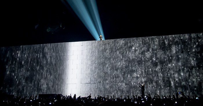 Kombank Arena (Belgrade Arena): Roger Waters - The Wall Live Belgrad Comfortably Numb