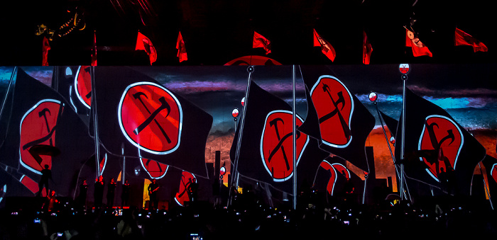 Kombank Arena (Belgrade Arena): Roger Waters - The Wall Live - In The Flesh Belgrad