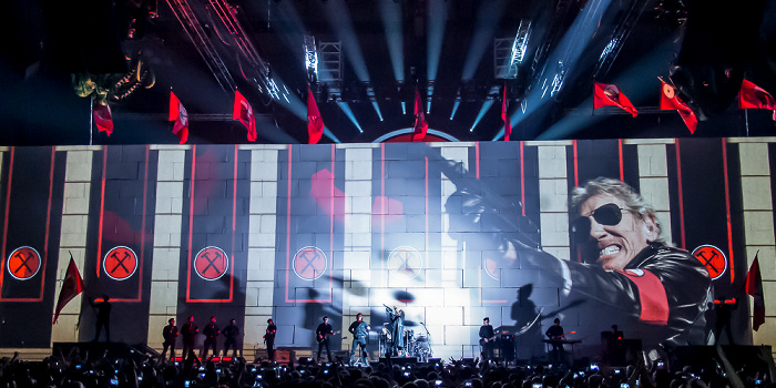 Kombank Arena (Belgrade Arena): Roger Waters - The Wall Live - In The Flesh Belgrad