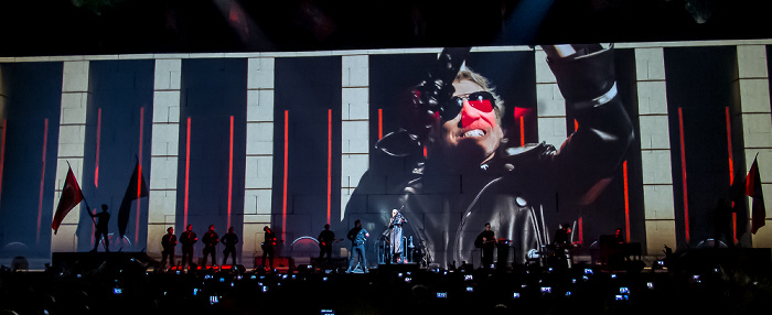 Kombank Arena (Belgrade Arena): Roger Waters - The Wall Live - In The Flesh