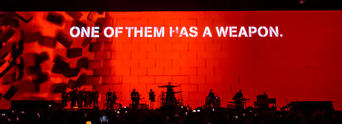 Kombank Arena (Belgrade Arena): Roger Waters - The Wall Live - Run Like Hell